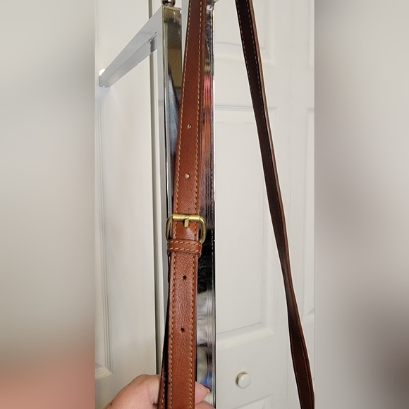 #566- Vintage Navy Blue/Tan Leather Drawstring Bucket Shoulder Bag - Picture 8 of 14